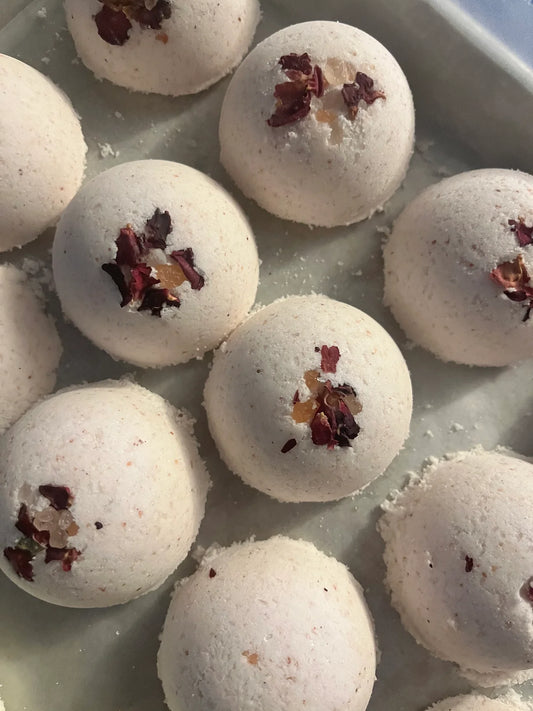 Sage & Thistle Half Moon Bath Bomb
